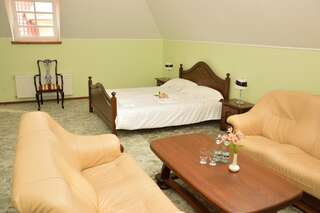 Мини-отель U Dominicana Каменец-Подольский Семейный полулюкс-4