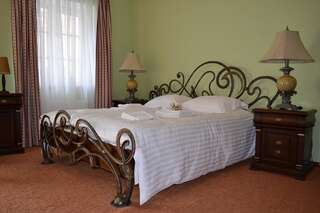 Мини-отель U Dominicana Каменец-Подольский Большой двухместный номер с 1 кроватью-4