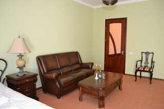 Мини-отель U Dominicana Каменец-Подольский Большой двухместный номер с 1 кроватью-15